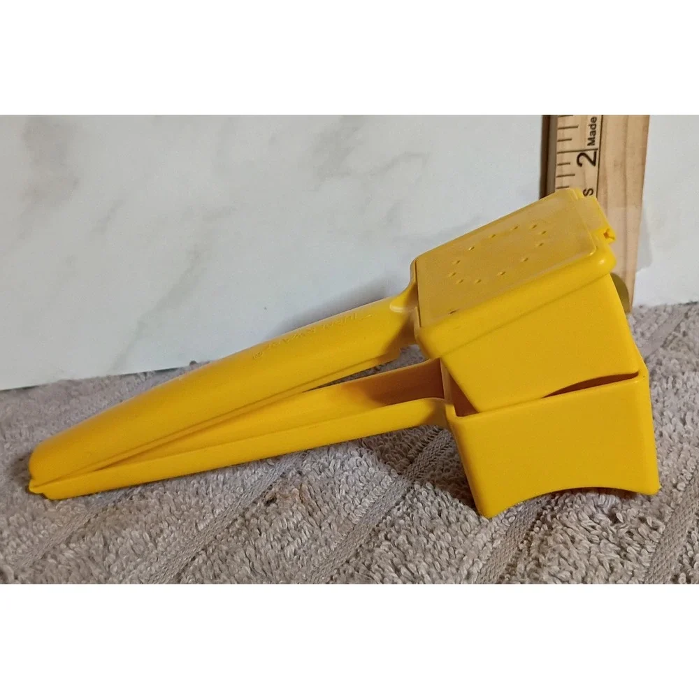 Vintage Tupperware Yellow Corn On The Cob Butter Tool Retro Kitchen Gadget